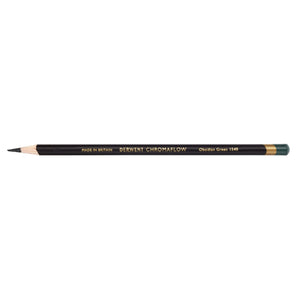 Single Derwent Chromaflow pencil in Obsidian Green 1540, sharpened, with a black barrel, gold Derwent Chromaflow lettering and a Obsidian Green end cap