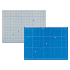 Zart Self-Healing Cutting Mat A2 Double-Sided. Zart A2 double-sided self-healing cutting mat laid flat on a work surface.