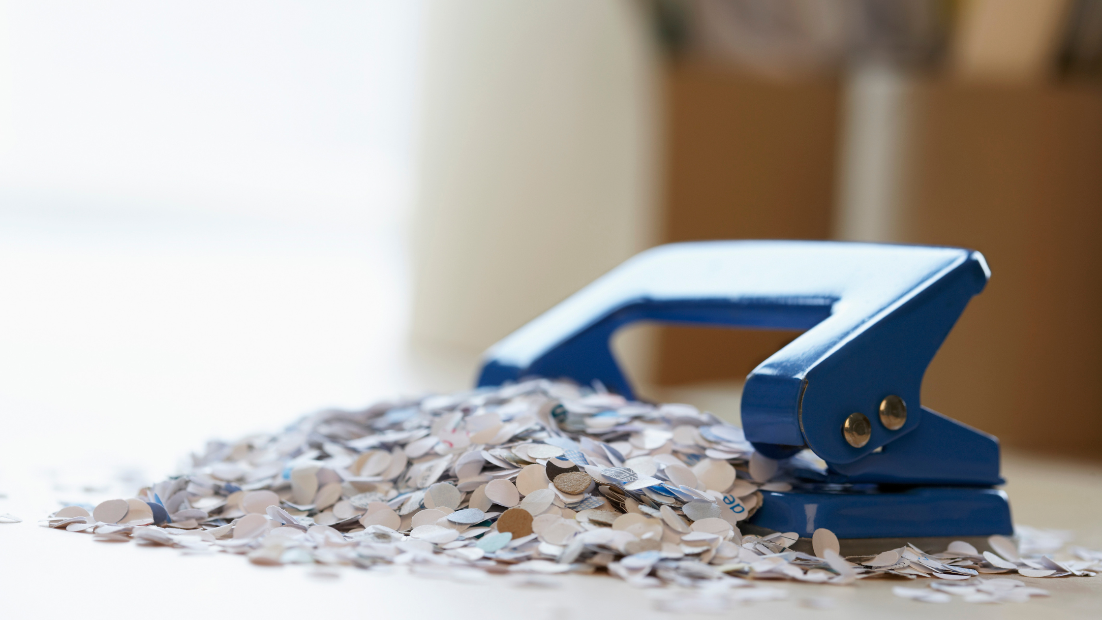 5 Best Hole Punches for Home and Office Use
