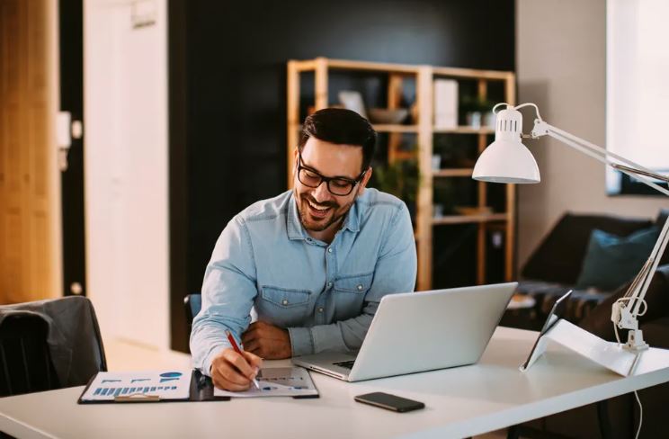 How to Stay Productive and Healthy While Working From Home