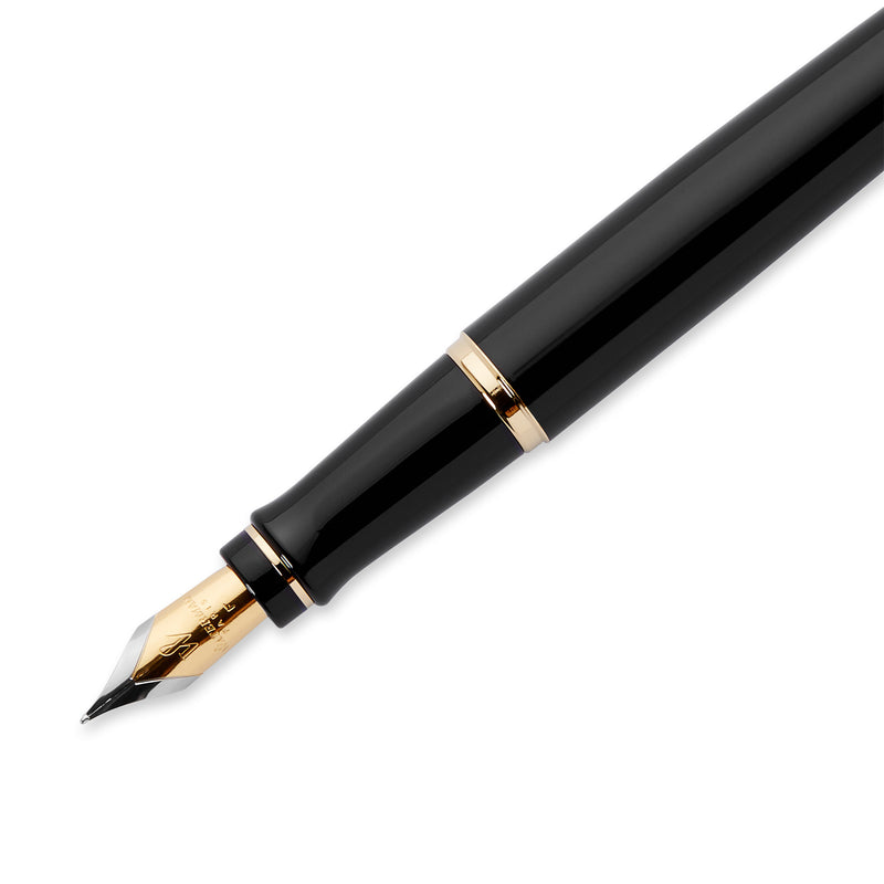 Waterman Expert Black Lacquer Gold Trim Fountain Pen in Box