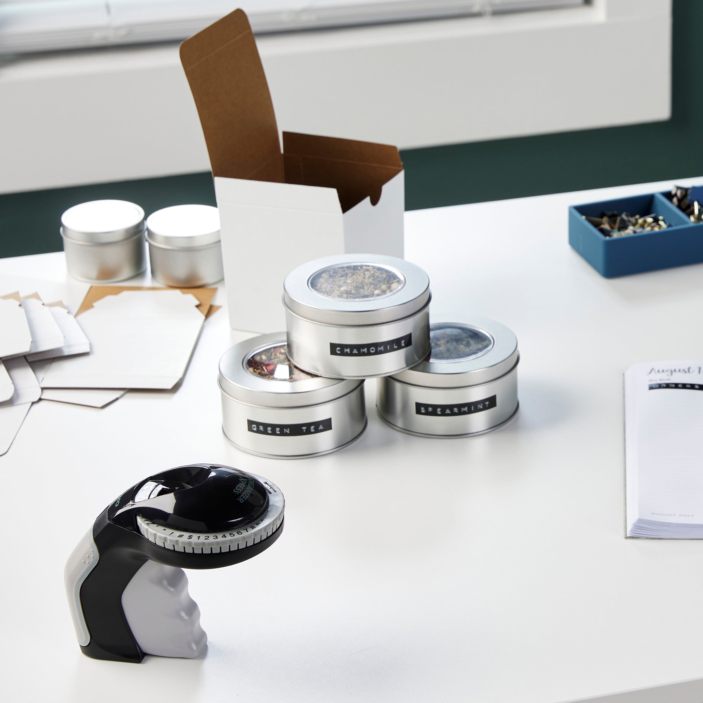 Dymo Organiser Xpress Pro Embossing Label Maker - detail 12