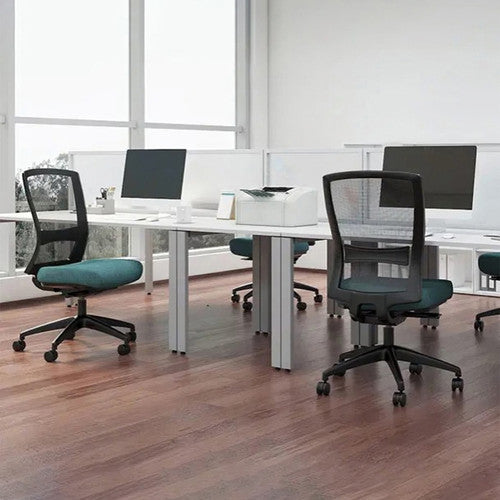 Buro Mentor office chair reclined to show synchronised seat and backrest angle adjustment
