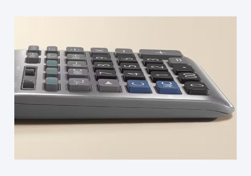 Low side view of the DF120FM showing the rounded edge of the body and the raised rows of keys