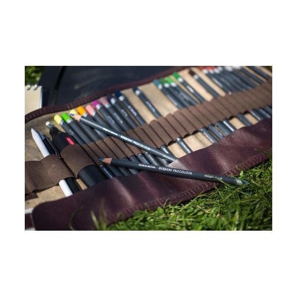 Derwent Procolour Pencil Autumn Leaf Box of 6. Derwent Procolour Autumn Leaf pencil laydown demonstrating smooth wax-oil texture.