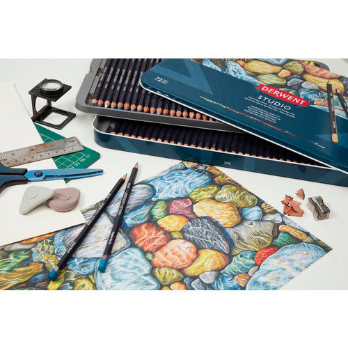 Derwent Studio Pencil Juniper Green Box of 6. Box of 6 Derwent Studio Juniper Green pencils with packaging closed.