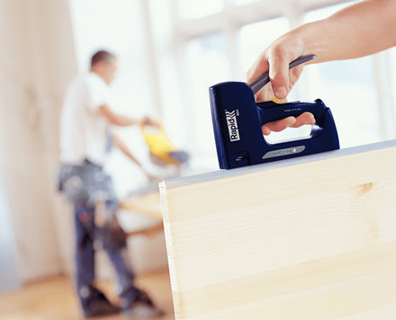 Rapid R64E Dual Plastic Staple Gun