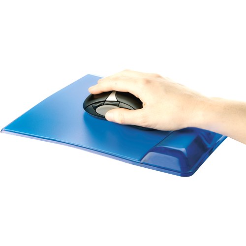 Hand using a black mouse with the wrist on the blue Health-V gel rest