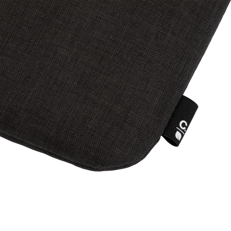 Incase Carry Zip Sleeve for 13-inch laptops in black, close-up of a corner with the Incase label on the very dark heathered fabric