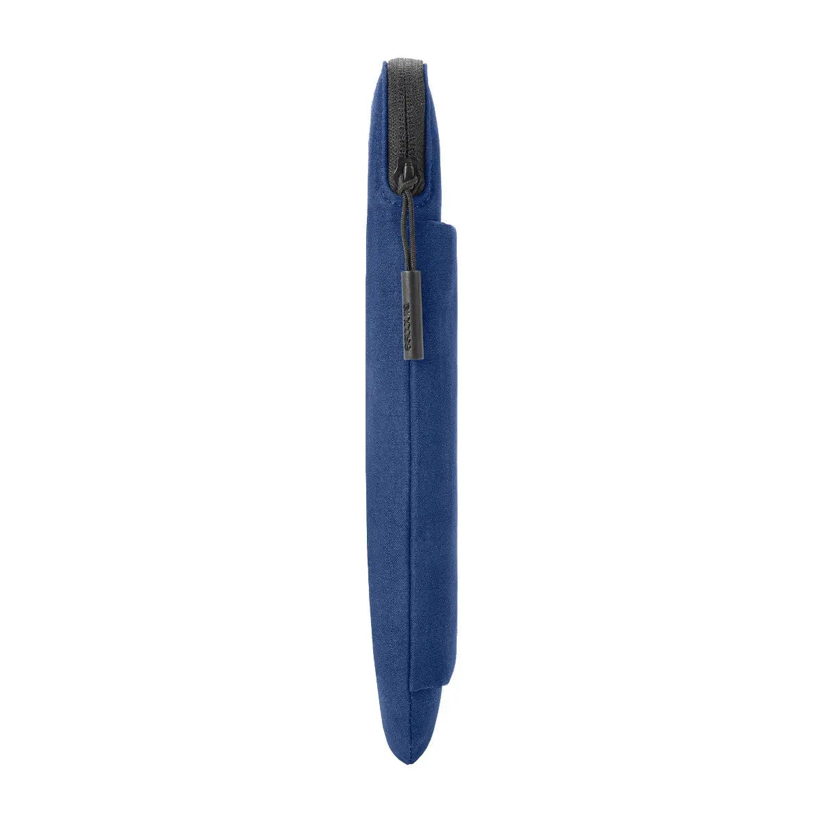 Side profile of the navy Incase Go Sleeve for 14-inch laptops, showing its depth