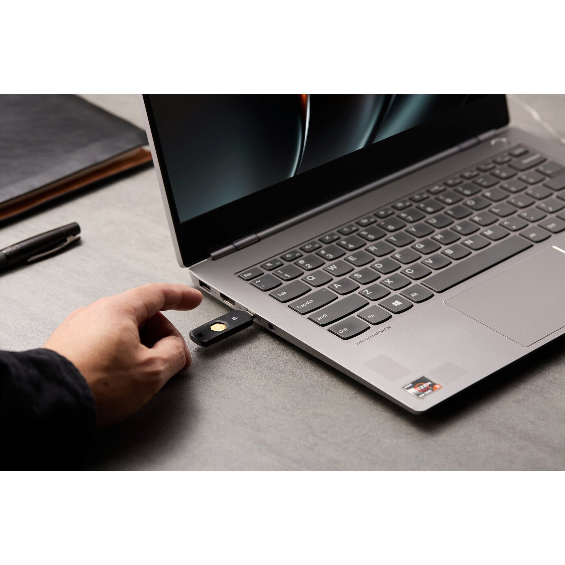 Kensington VeriMark NFC Plus USB-C Security Key-10