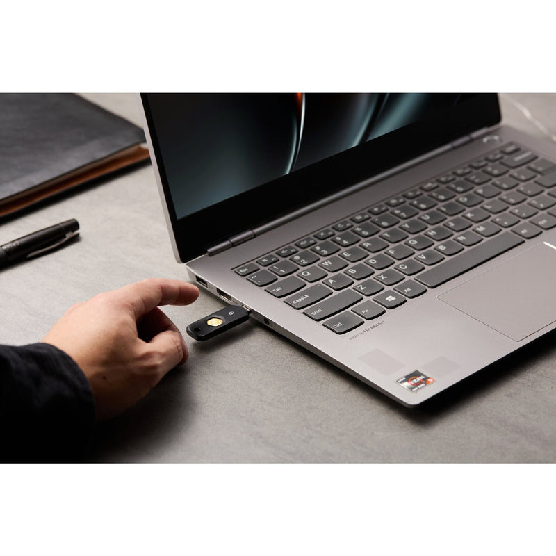 Kensington VeriMark NFC Plus USB-C Security Key-10