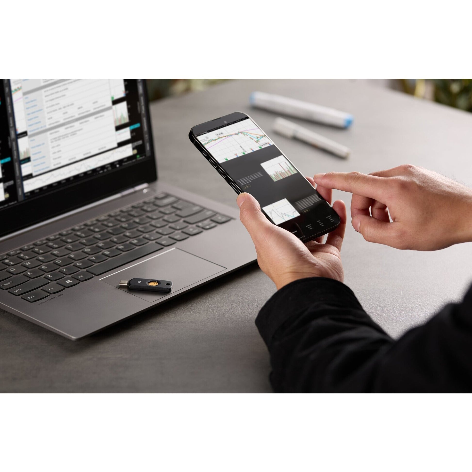 Kensington VeriMark NFC Plus USB-C Security Key-16