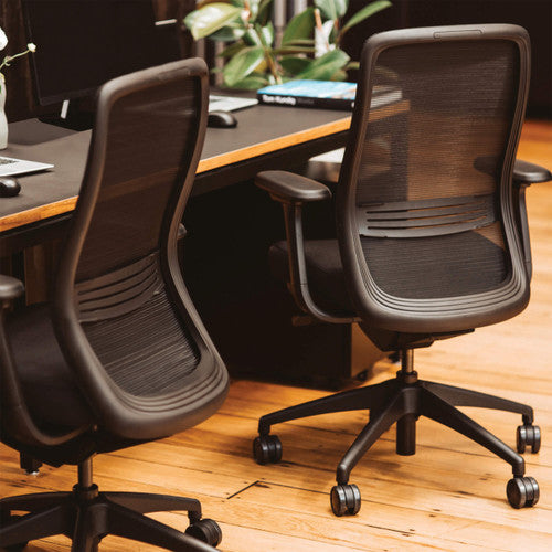 Konfurb Luna Mesh Back Chair with Arms Black - image 7