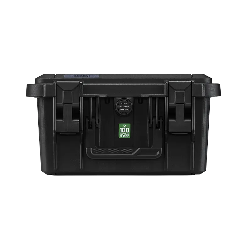 Front of the closed Panaro EKO30D showing the latches and pressure valve
