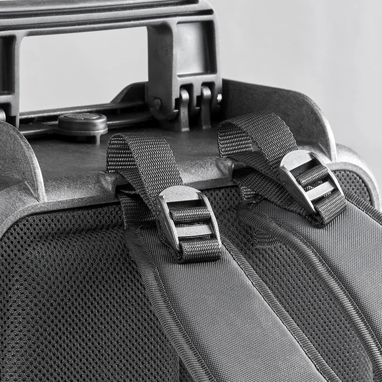 Close up of the Panaro MAX485S harness adjusters where the shoulder straps meet the case