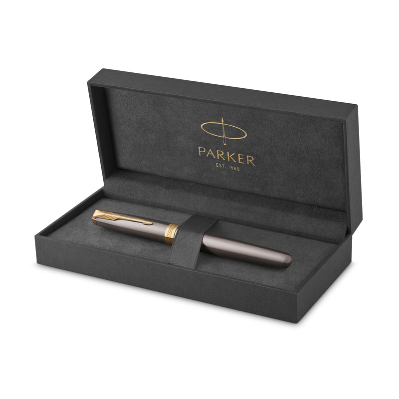 Grey lacquer Sonnet fountain pen in an open grey Parker presentation box