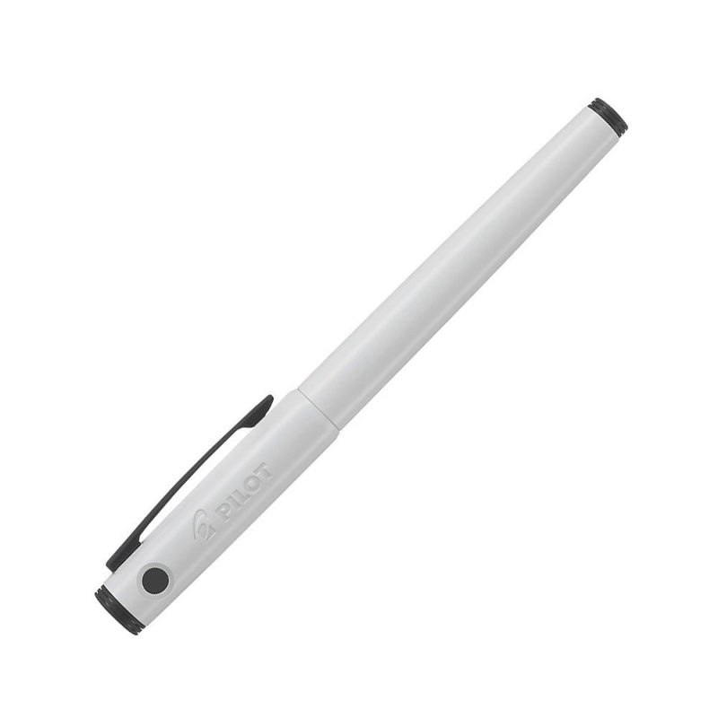 Pilot Explorer #2 fountain pen, gloss white barrel with a medium nib, a lightweight everyday fountain pen shown capped on a white background.