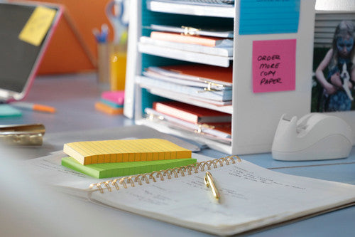 Post-it Lined Rio 675-6SSUC in use on team planning board with structured task notes in vibrant colours