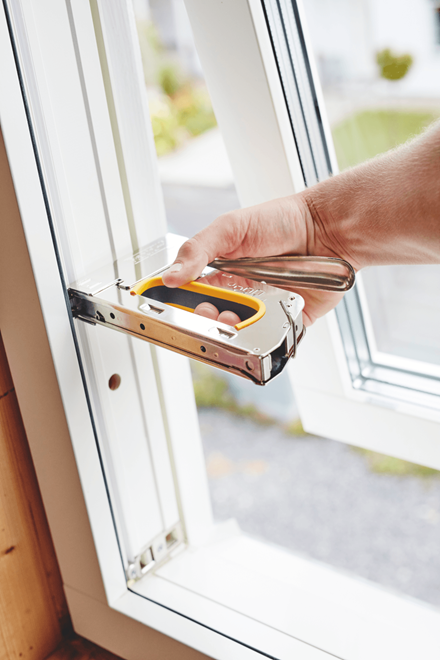Rapid R64E Dual Plastic Staple Gun