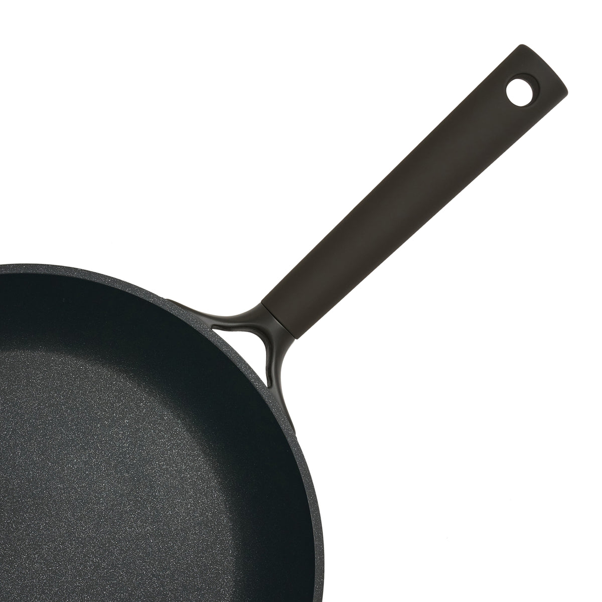 Close-up of the Resto Ascella 28cm frypan interior and the soft-touch handle with its hanging loop