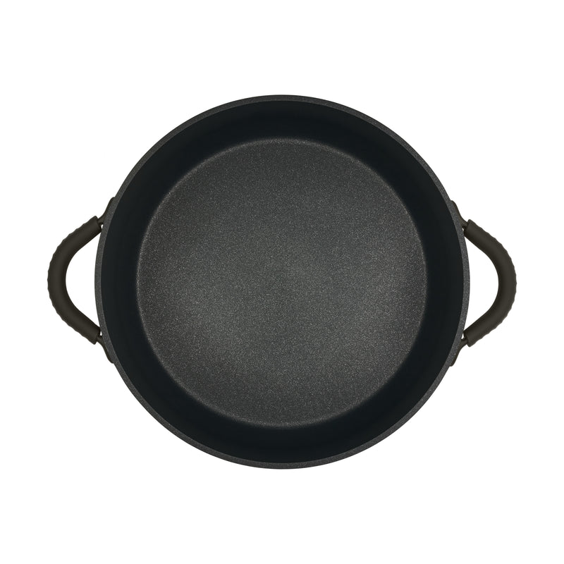 Top-down view into the Resto Ascella 28cm shallow pot, showing the black Pfluon Cookmark non-stick interior