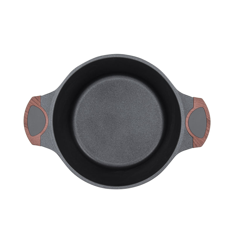 Top-down view into the Resto Capella 24cm casserole, showing the black Pfluon non-stick interior
