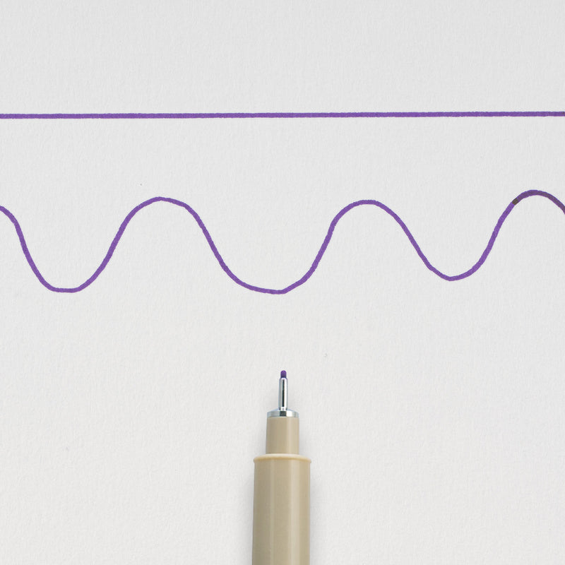 Sakura Pigma Micron 05 Purple: needle tip below a straight and a wavy 0.45mm test line drawn on white paper