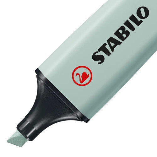 Stabilo Boss NatureColors Earth Green highlighter uncapped showing chisel tip