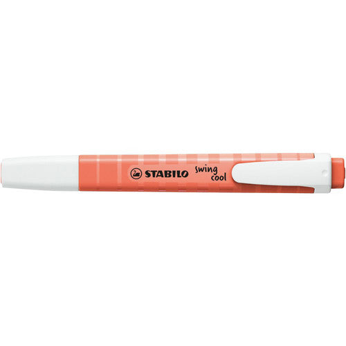 Close-up of the chisel tip of the Stabilo Swing Cool Pastel Coral Red highlighter