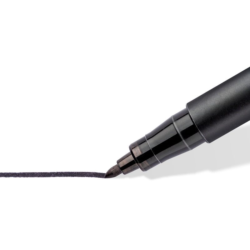 Close-up of the black 317 medium tip drawing a dark line on white
