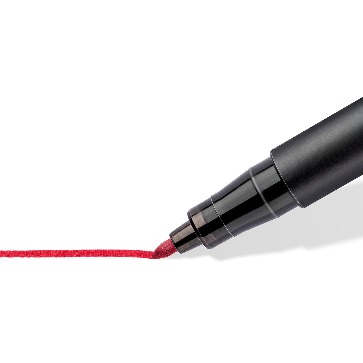 Medium Lumocolor permanent tip close-up laying down a red line