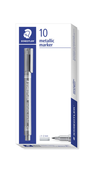 Staedtler 10 metallic marker box in silver: blue and white carton with a silver marker pictured and a grey 1 to 2 mm line swatch