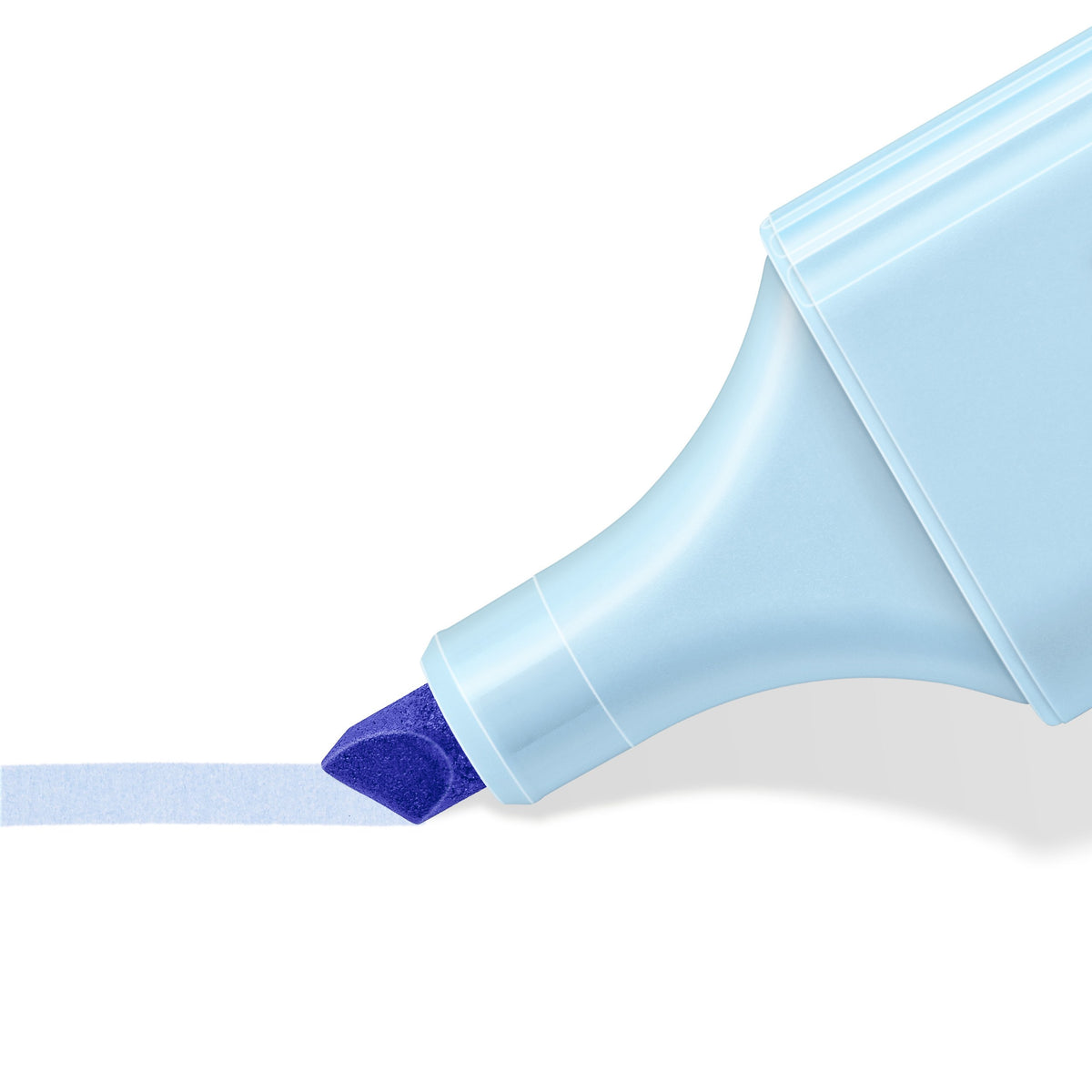 Close-up of the sky blue Textsurfer classic chisel tip laying a pale blue stroke on white paper