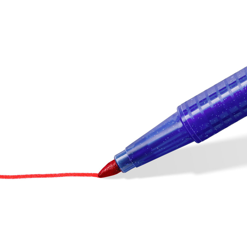 Close view of a triplus color fibre tip drawing a thin red line, red tip on the blue triangular barrel