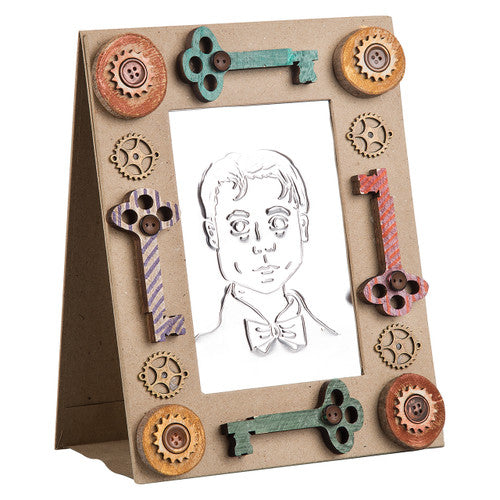 Size reference showing Zart papier mache frame beside a standard 10x15cm photograph