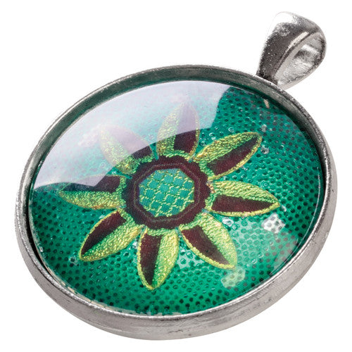 Close-up of a single 30mm round silver cabochon setting from Zart