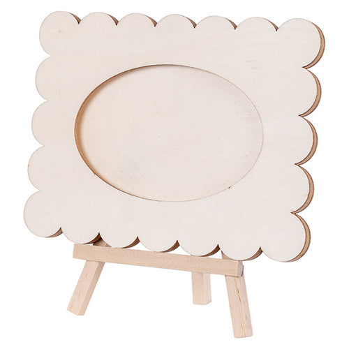 Zart Wooden Wavy Photo Frame with Easel Pack of 5. Close-up of the oval cut-out on the Zart wooden wavy photo frame showing the image slot.