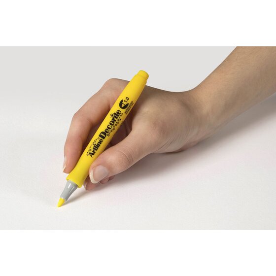 Hand writing with an Artline Decorite 1.0mm Yellow marker