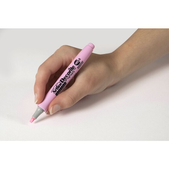 Hand writing with an Artline Decorite 3.0mm Pastel Pink marker