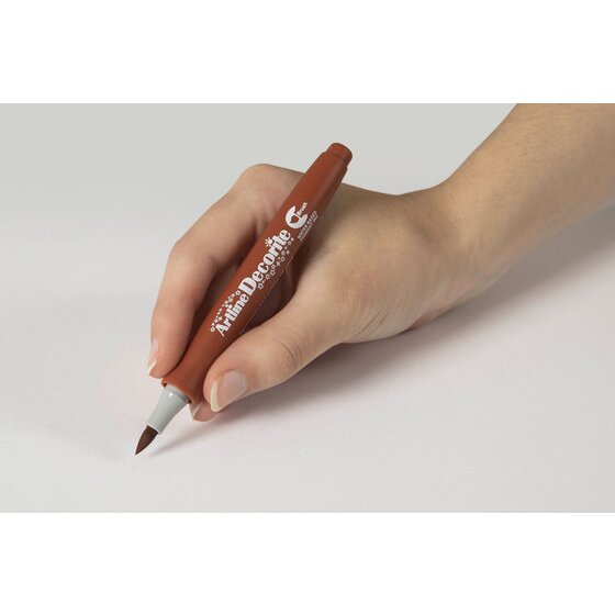 Hand writing with an Artline Decorite Brush Brown marker