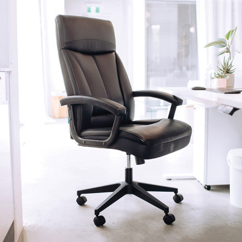 Buro Dakota II Chair With Arms PU Black