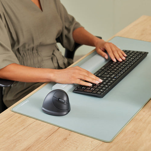 Fellowes Breyta Ergonomic Vertical Mouse Medium Right Black