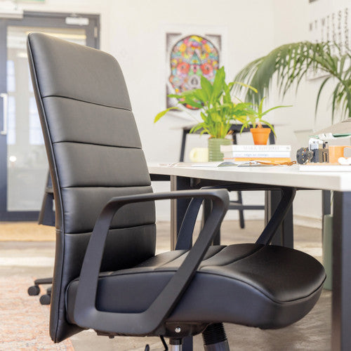 Mondo Plato Chair with Arms Leather Black