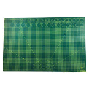 Osmer A1 self-healing cutting mat 90 x 60cm in green, top view showing the printed grid, circle guides and angle lines
