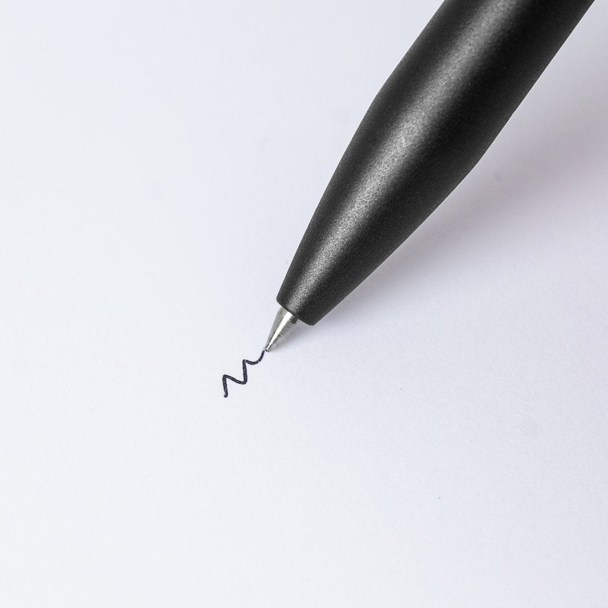 PILOT Acro 1000 Retractable Ballpoint Extra Fine Black Barrel Silver Accent Black Ink – view 3