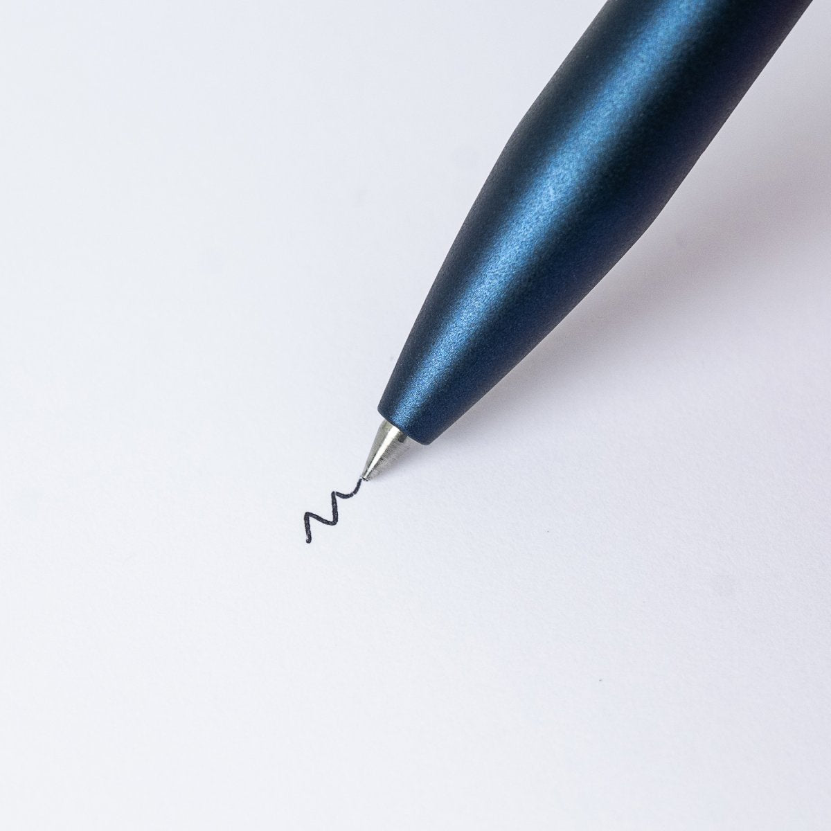 PILOT Acro 1000 Retractable Ballpoint Extra Fine Navy Barrel Silver Accent Black Ink – view 3