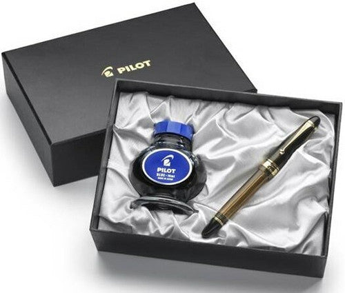 Pilot Custom 823 Fountain Pen Black Barrel 14K Gold Broad Nib – view 4