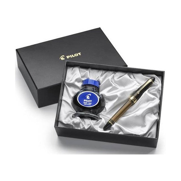Pilot Custom 823 Fountain Pen Black Barrel 14K Gold Fine Nib – view 4