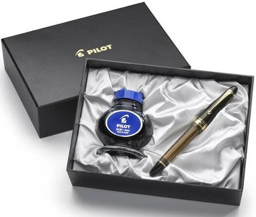 Pilot Custom 823 Fountain Pen Black Barrel 14K Gold Medium Nib – view 4